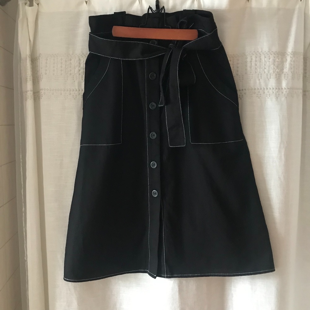 Paperbag waist midi skirt with contrast stitching